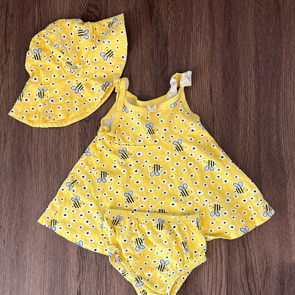 Gerber 6-9 months bee dress with hat and diaper cover